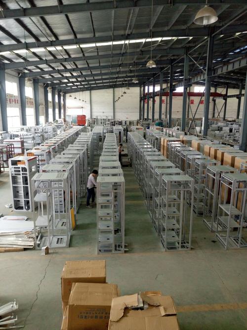 产品涵盖了各种高低压成套设备,以下图集是科立电气生产现场照片